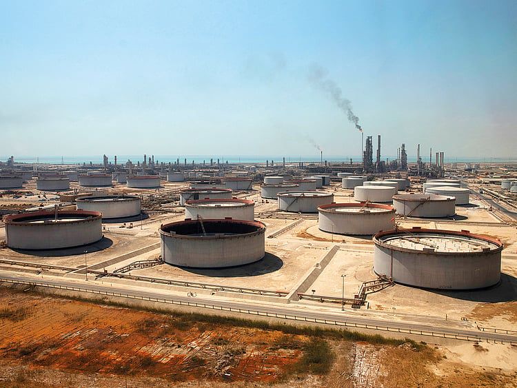 Crude_oil_storage_tanks_resources1_16a085256f9_large.jpg