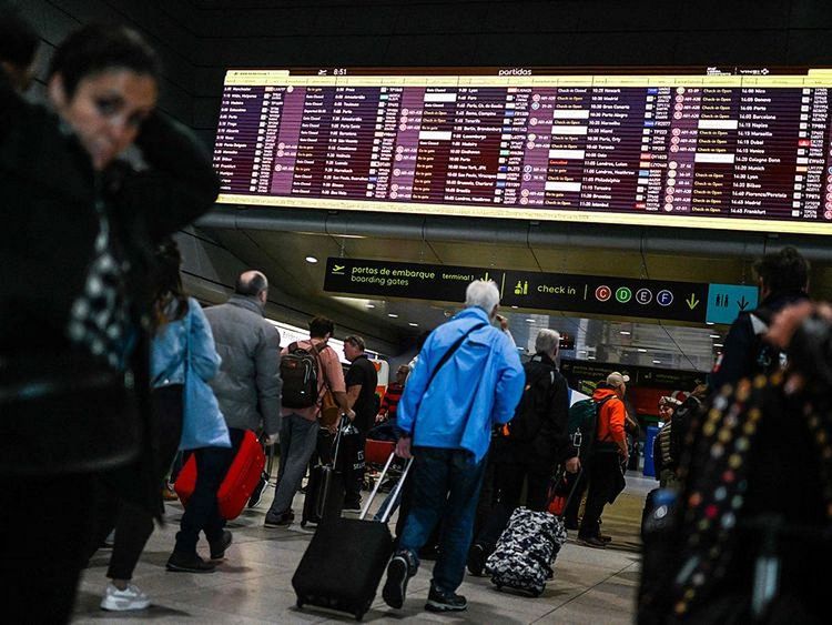 STOCK---EUROPE-AIRPORT---PASSENGERS_187476d5bcd_large.jpg